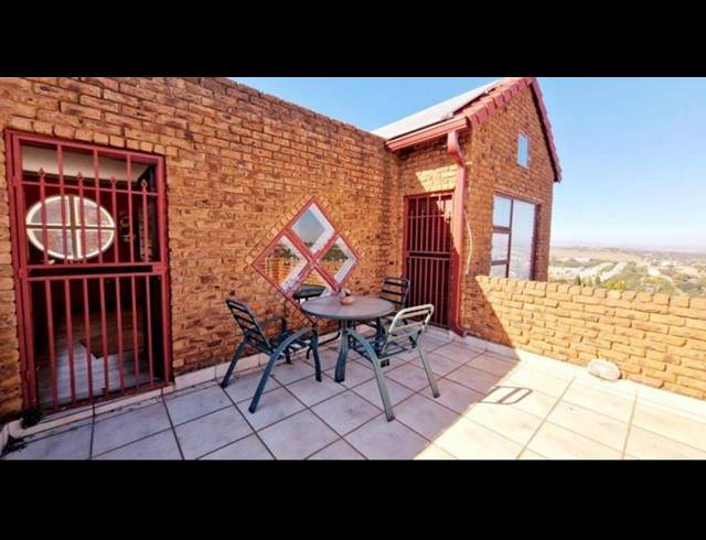 3 BEDROOM DUPLEX FOR SALE IN BASSONIA